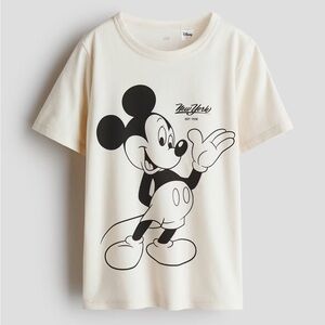 H&M x Disney Kids’ Mickey Mouse New York Ivory Tee—Unisex 8-10Y